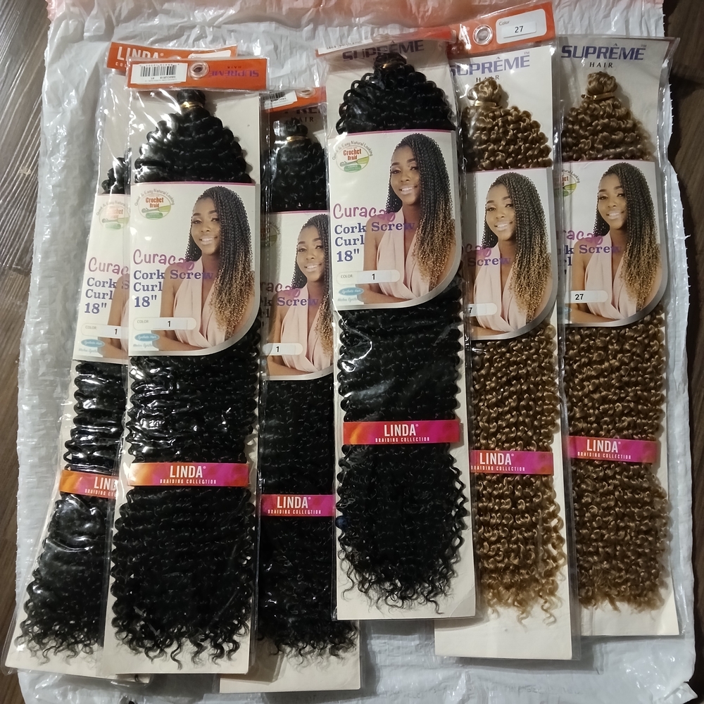 6 Pk Curacao Cork Screw Curl 18" Synthetic Hair Extensions - Black & Dark Blonde